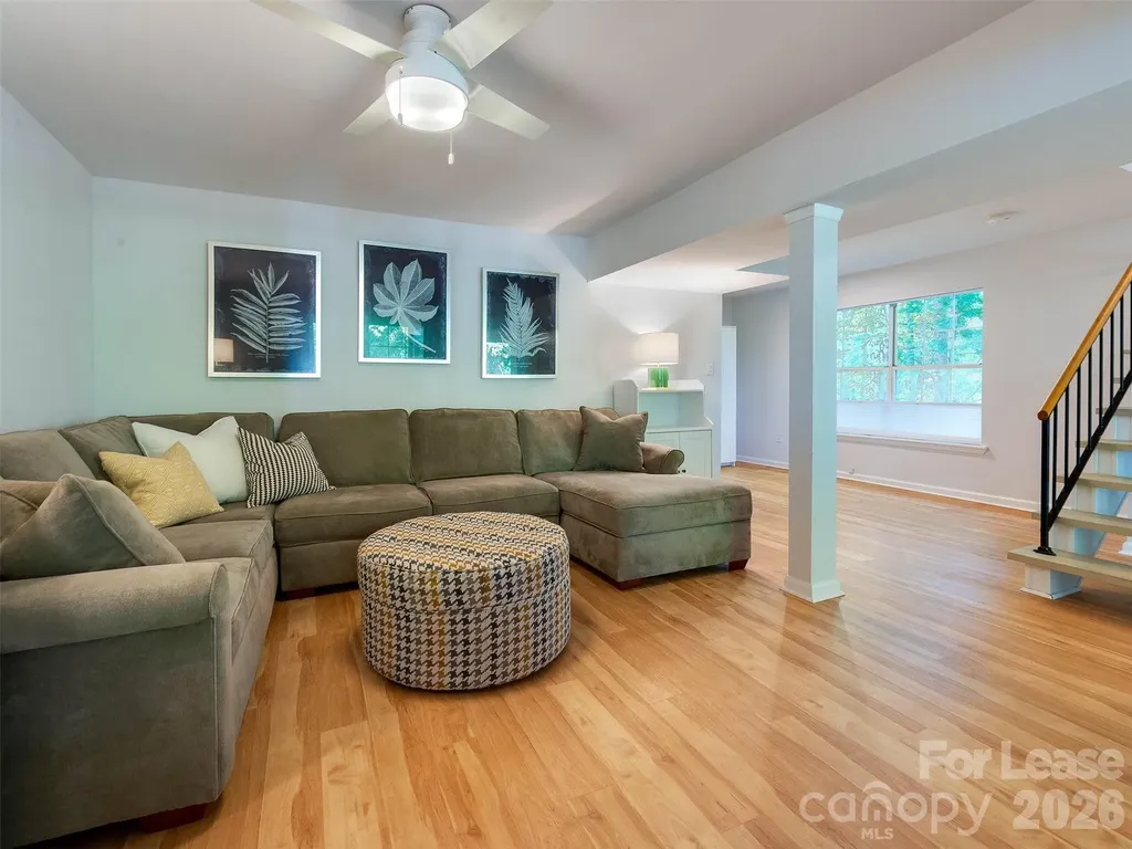9006 Saint Thomas Lane Charlotte NC 28277