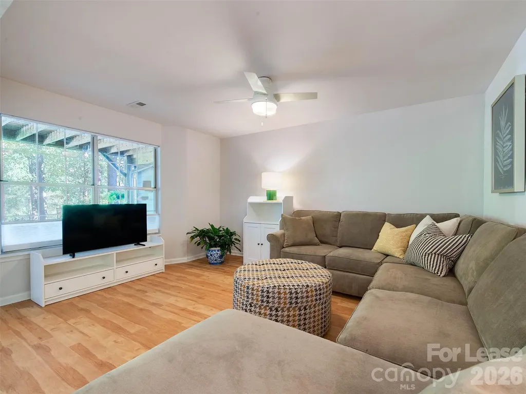 9006 Saint Thomas Lane Charlotte NC 28277