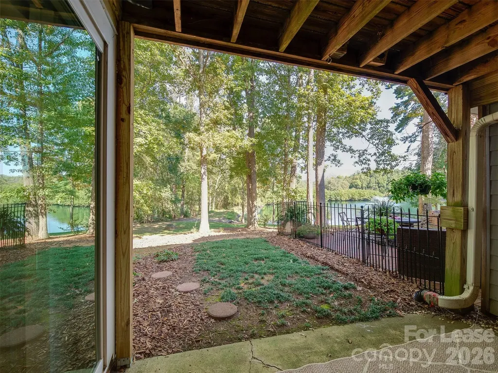 9006 Saint Thomas Lane Charlotte NC 28277