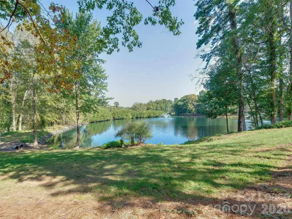 9006 Saint Thomas Lane Charlotte NC 28277