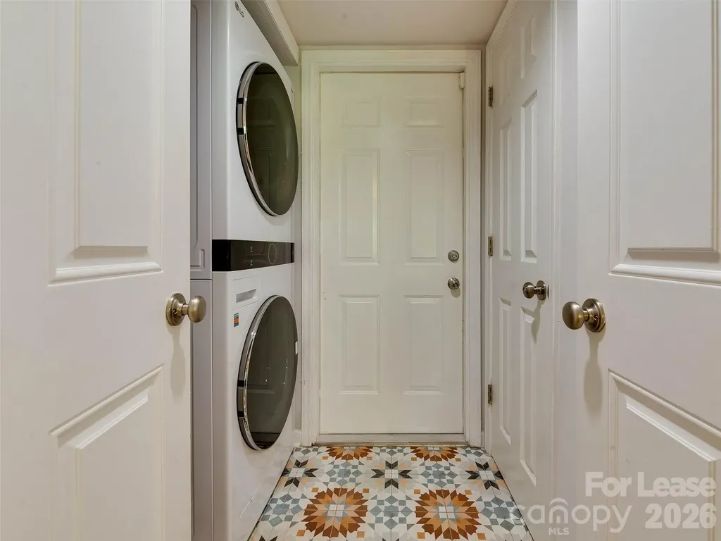 9006 Saint Thomas Lane Charlotte NC 28277