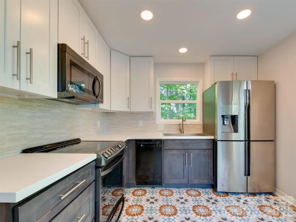 9006 Saint Thomas Lane Charlotte NC 28277