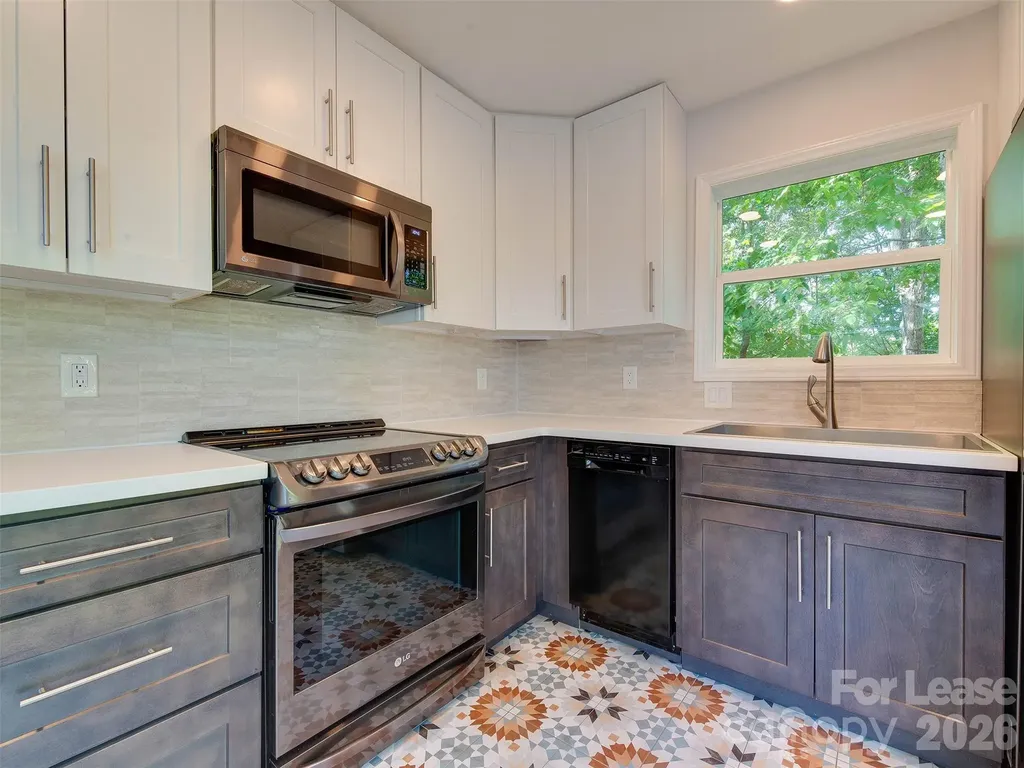 9006 Saint Thomas Lane Charlotte NC 28277