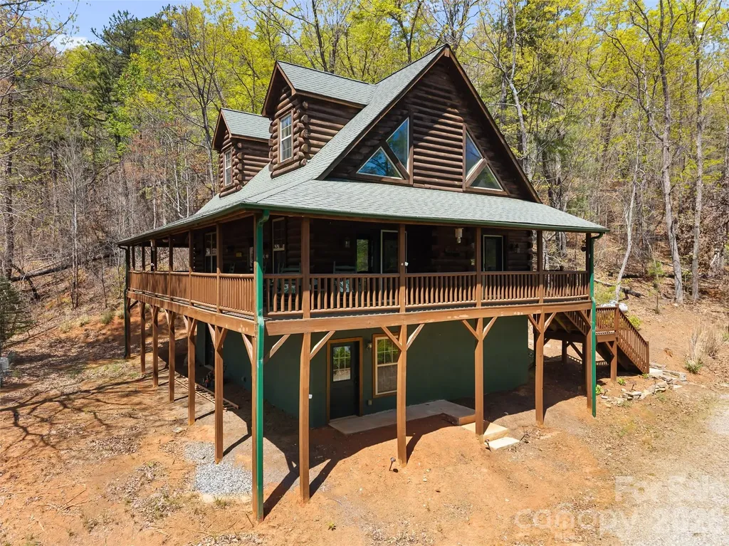 462 Deep Woods Lane Saluda NC 28773