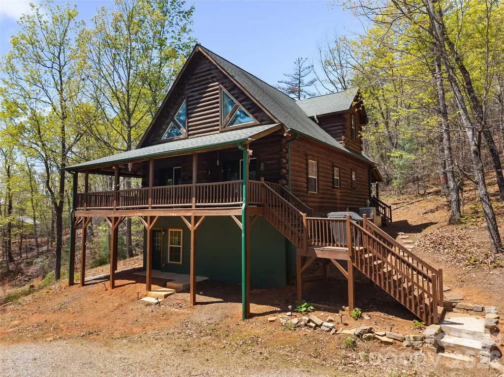 462 Deep Woods Lane Saluda NC 28773