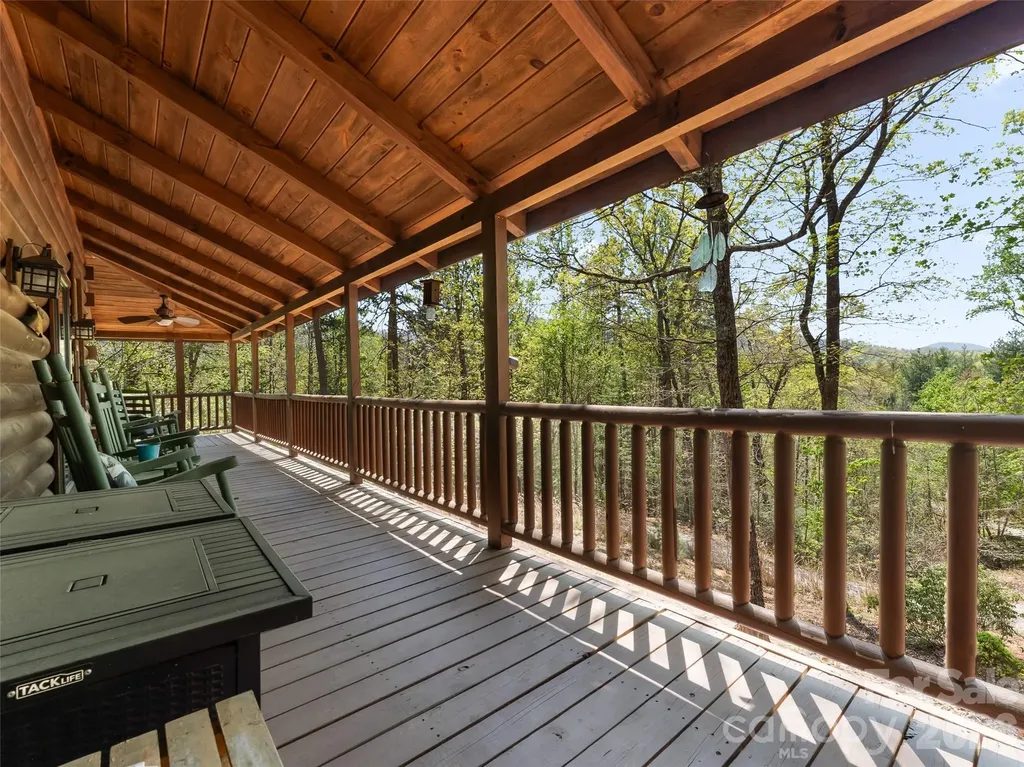 462 Deep Woods Lane Saluda NC 28773