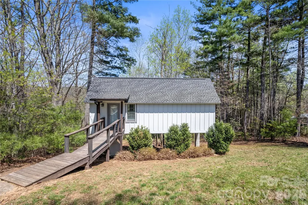 156 Ellerslie Acre Hendersonville NC 28739