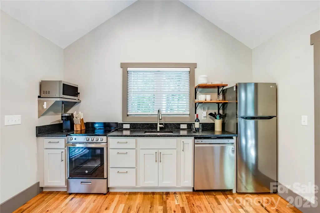 156 Ellerslie Acre Hendersonville NC 28739
