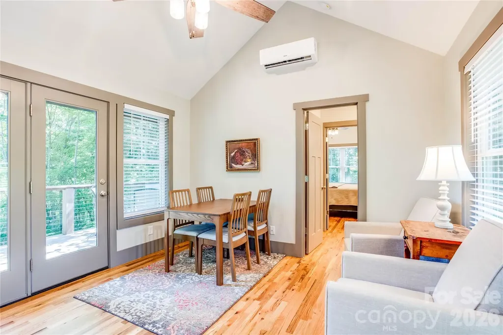 156 Ellerslie Acre Hendersonville NC 28739