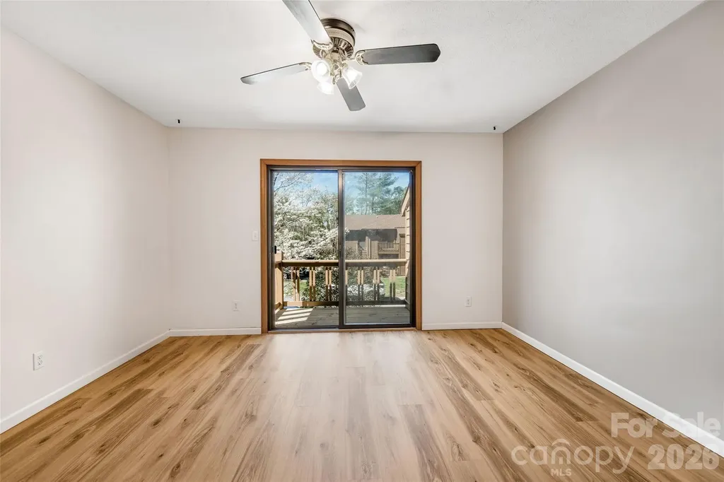 521 Courtwood Lane Hendersonville NC 28739