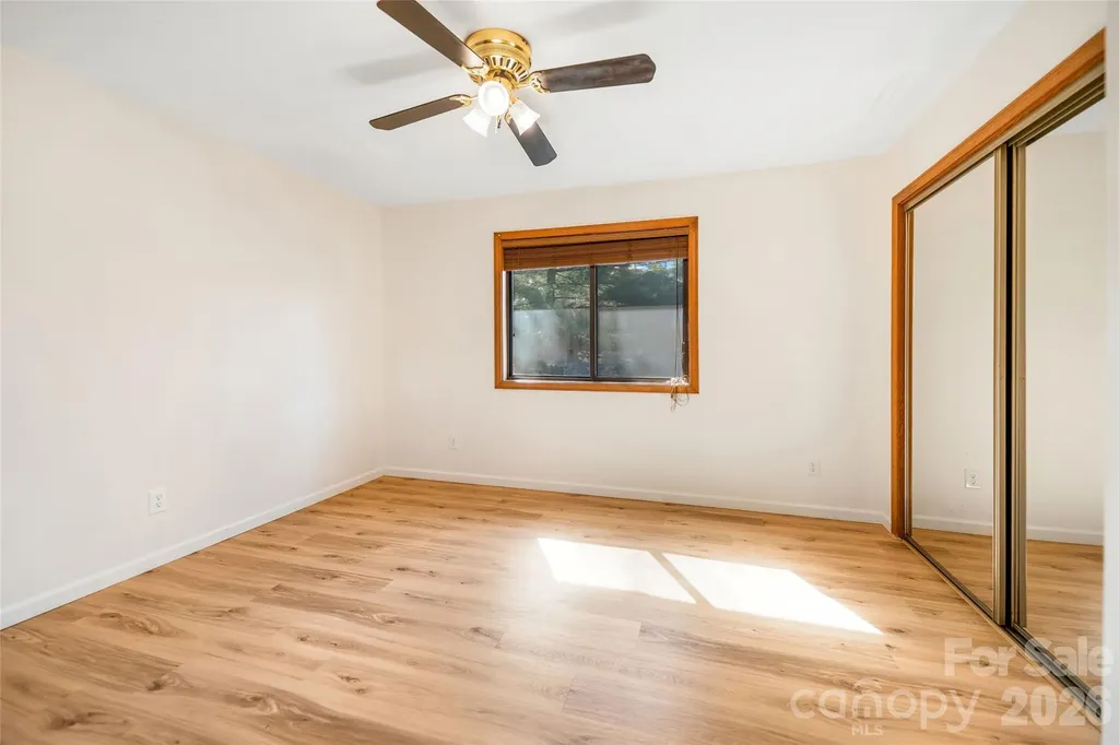 521 Courtwood Lane Hendersonville NC 28739