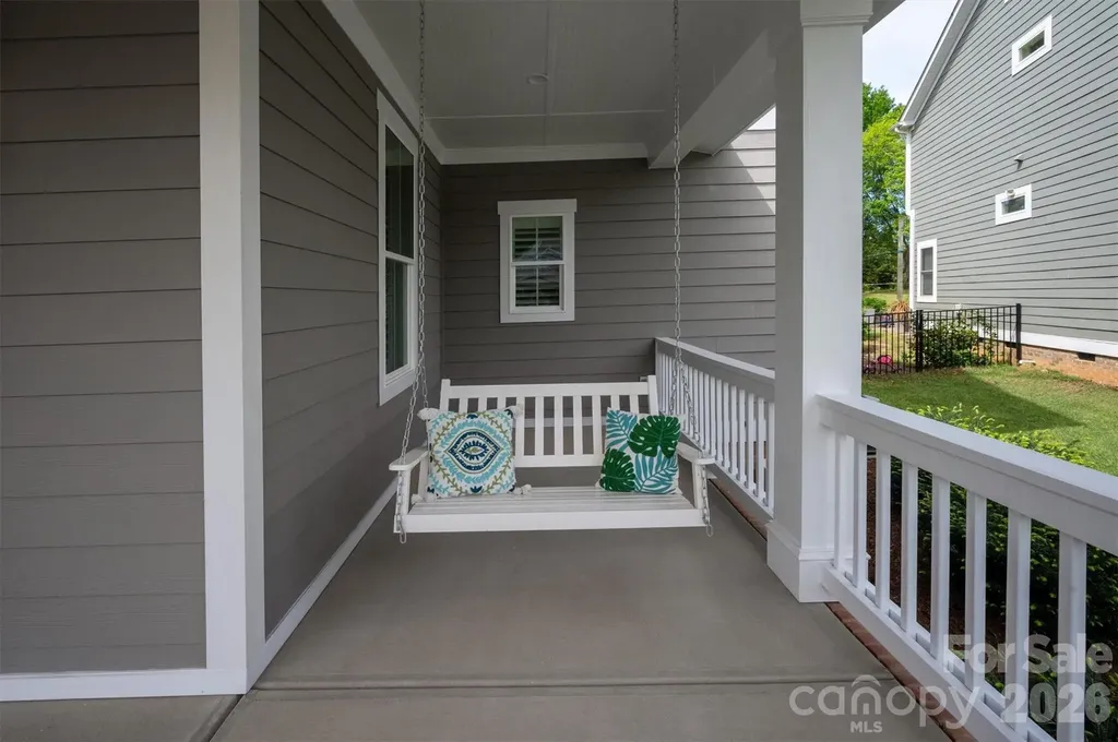 328 Melbourne Court Charlotte NC 28209