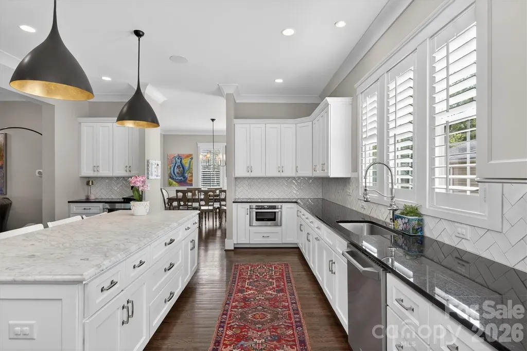 328 Melbourne Court Charlotte NC 28209