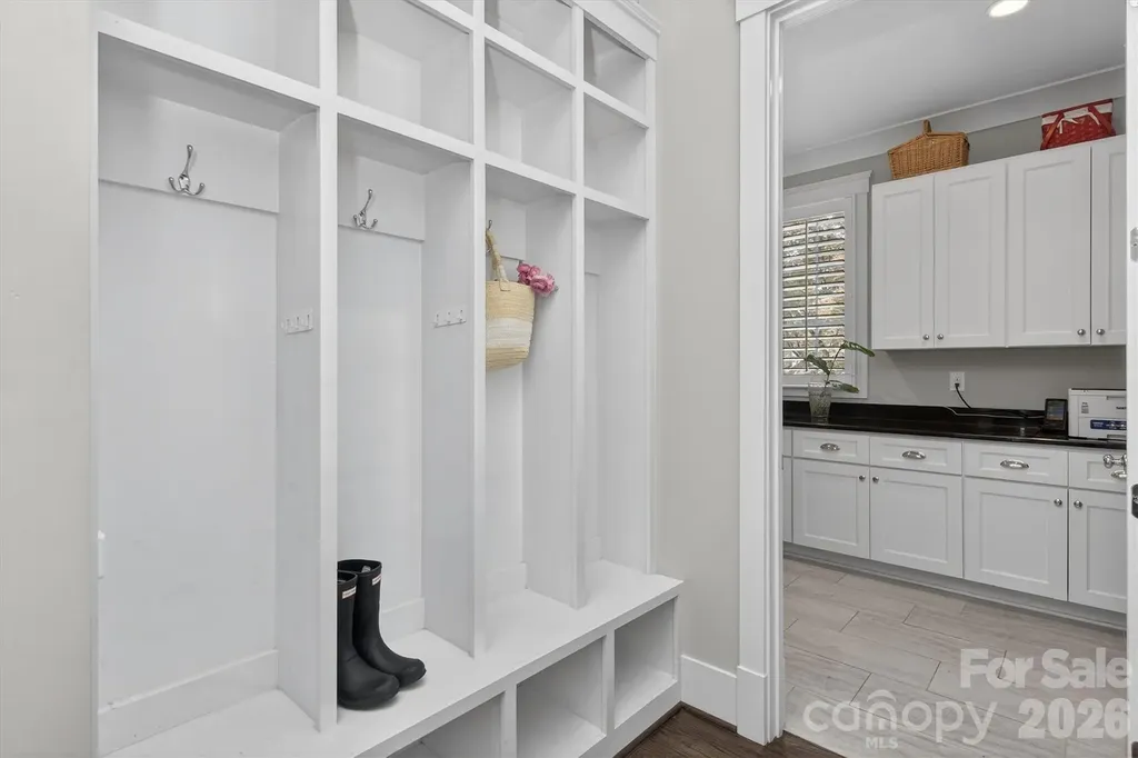 328 Melbourne Court Charlotte NC 28209
