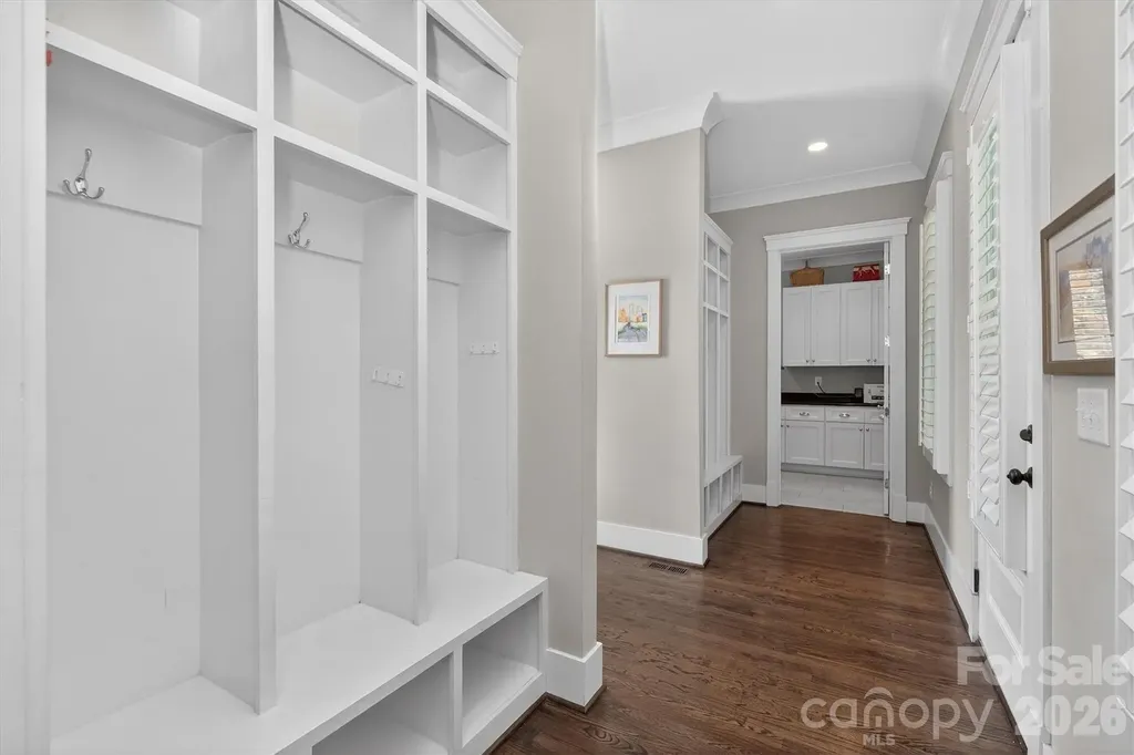 328 Melbourne Court Charlotte NC 28209