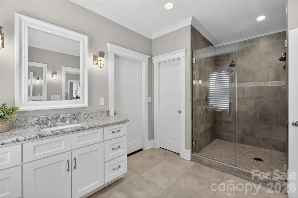 328 Melbourne Court Charlotte NC 28209