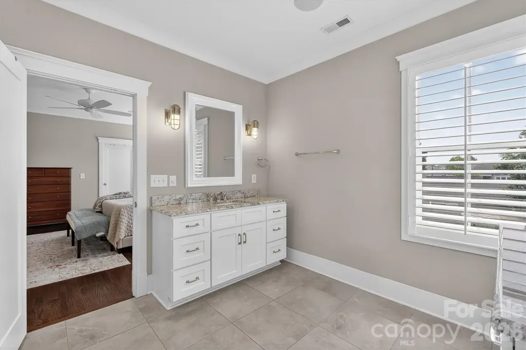328 Melbourne Court Charlotte NC 28209