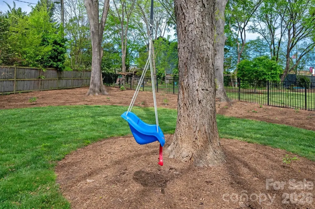 328 Melbourne Court Charlotte NC 28209