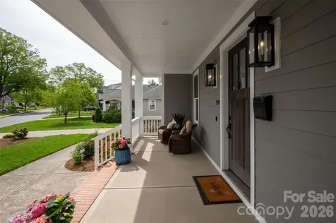 328 Melbourne Court Charlotte NC 28209