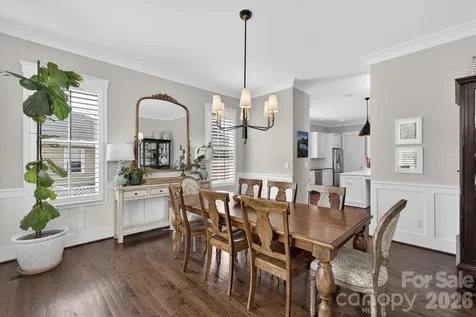 328 Melbourne Court Charlotte NC 28209