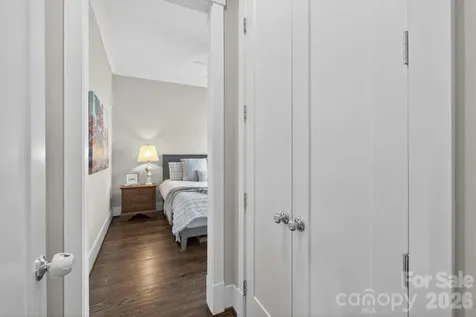 328 Melbourne Court Charlotte NC 28209