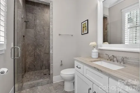 328 Melbourne Court Charlotte NC 28209