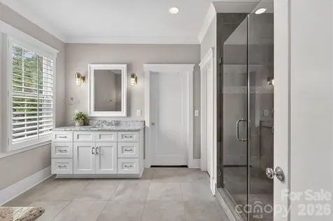 328 Melbourne Court Charlotte NC 28209