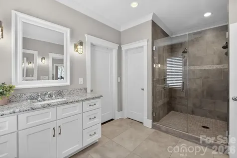 328 Melbourne Court Charlotte NC 28209