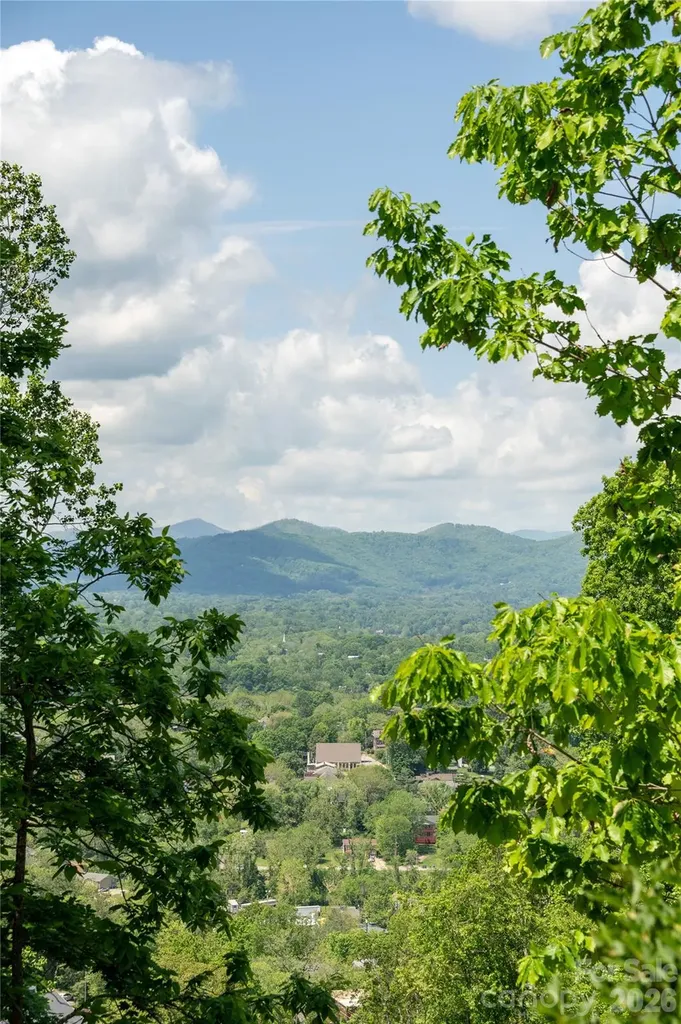 106 Mccauley Drive Asheville NC 28803