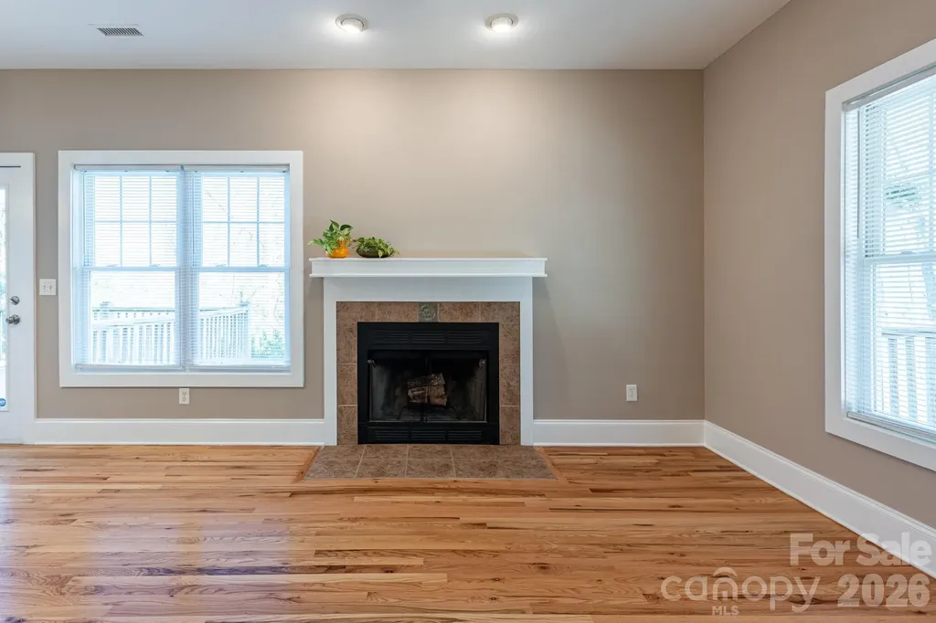 4 Cottage Court Asheville NC 28801