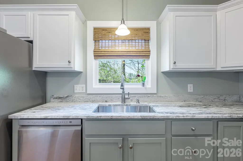 4 Cottage Court Asheville NC 28801