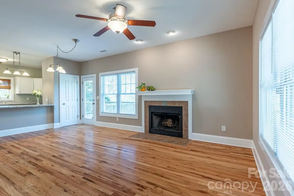 4 Cottage Court Asheville NC 28801