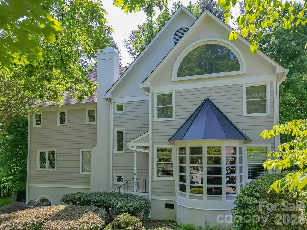 230 N Brackenbury Lane Charlotte NC 28270
