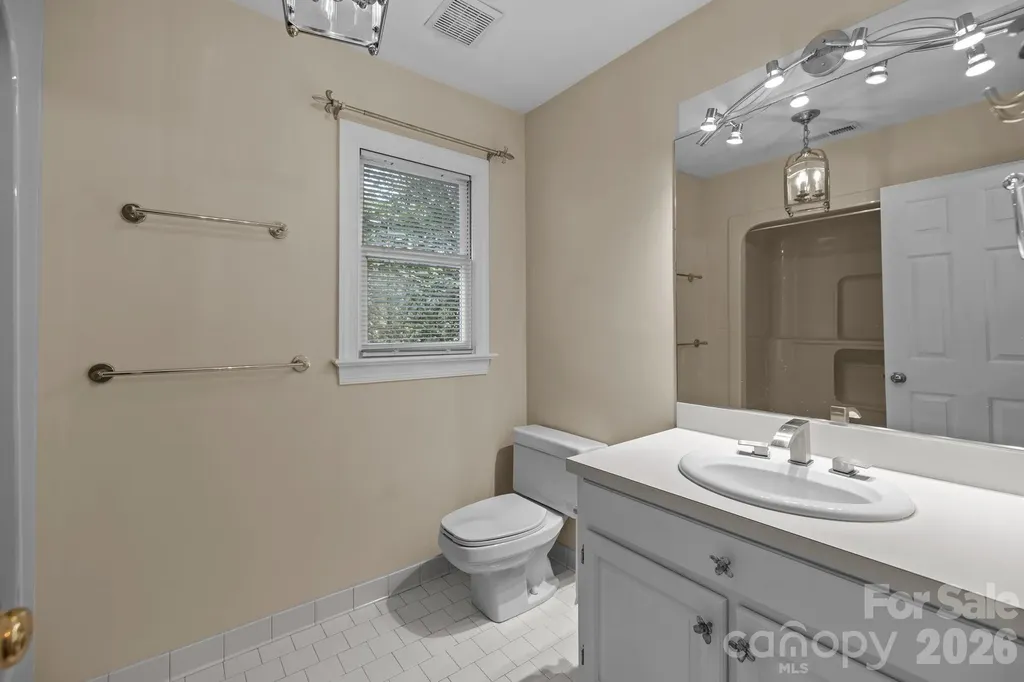 230 N Brackenbury Lane Charlotte NC 28270