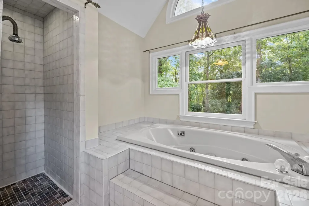 230 N Brackenbury Lane Charlotte NC 28270