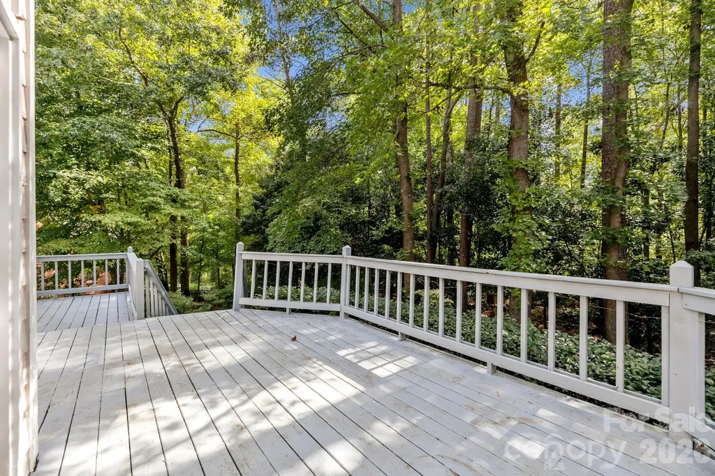 230 N Brackenbury Lane Charlotte NC 28270