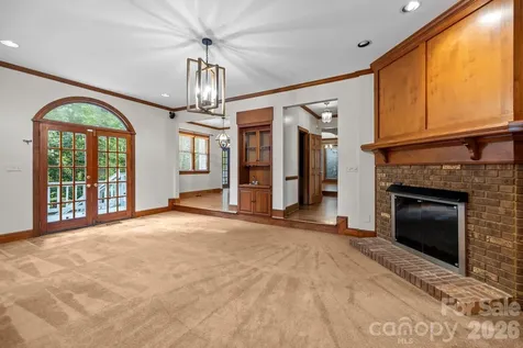 230 N Brackenbury Lane Charlotte NC 28270