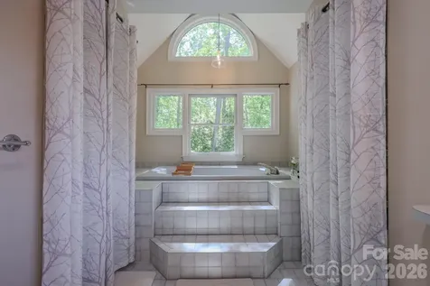 230 N Brackenbury Lane Charlotte NC 28270