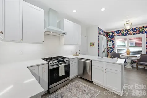 4118 Sharon Commons Lane Charlotte NC 28210
