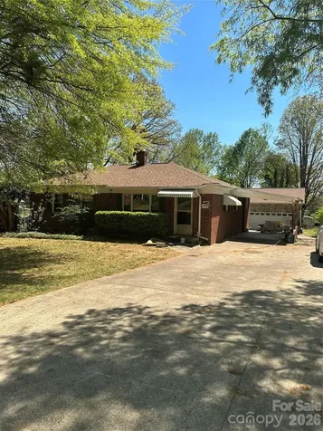 2760 19th Avenue NE Hickory NC 28601