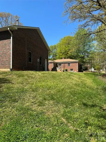 2760 19th Avenue NE Hickory NC 28601