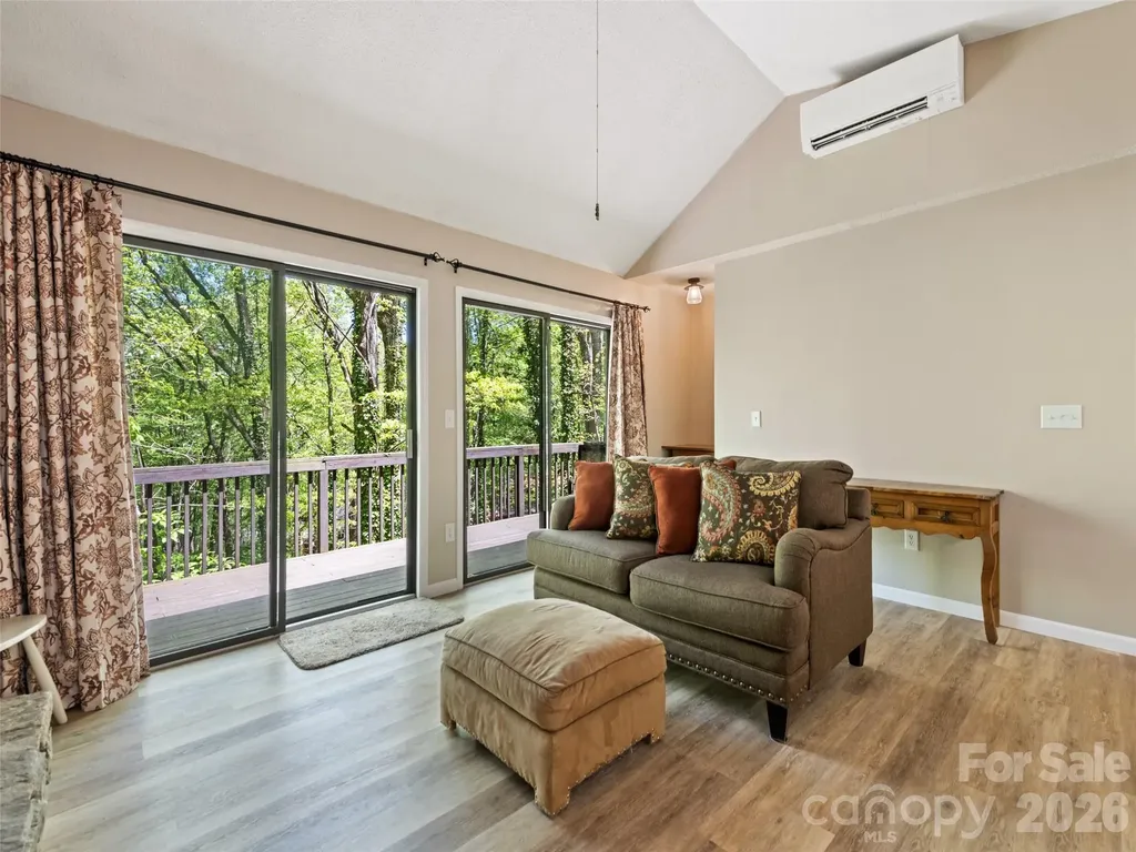 662 Locust Drive Maggie Valley NC 28751