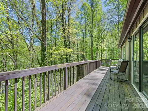 662 Locust Drive Maggie Valley NC 28751