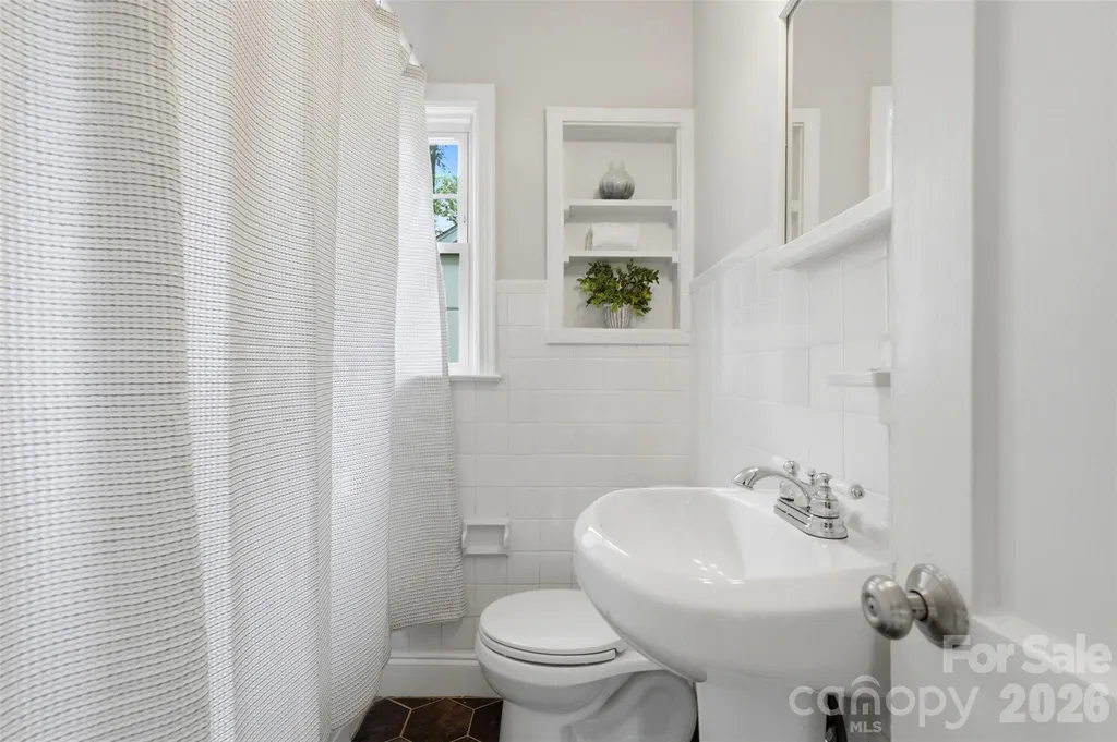 1929 Mecklenburg Avenue Charlotte NC 28205