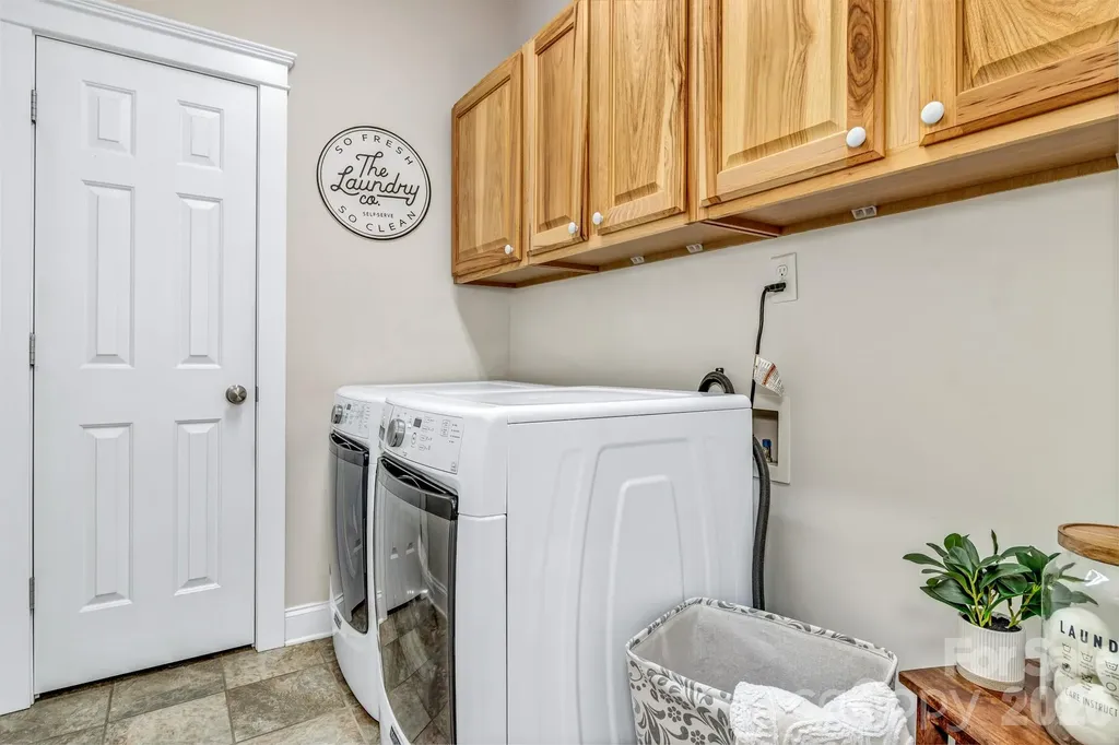 213 Nut Hatch Loop Arden NC 28704
