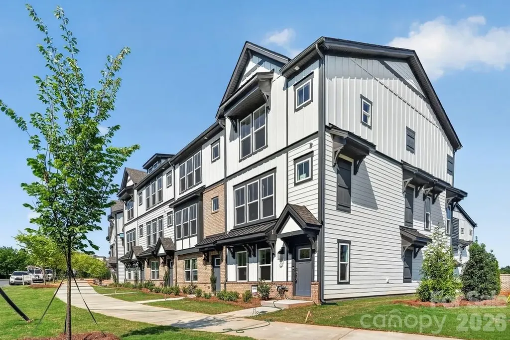 1804 Alexander Village Main Drive Charlotte NC 28262