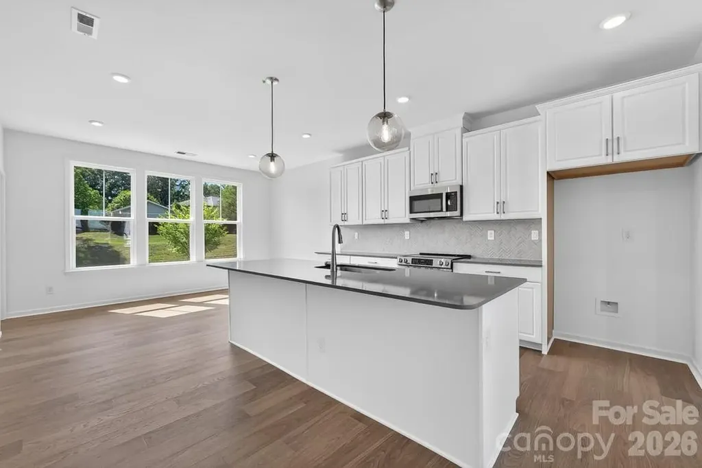 1804 Alexander Village Main Drive Charlotte NC 28262