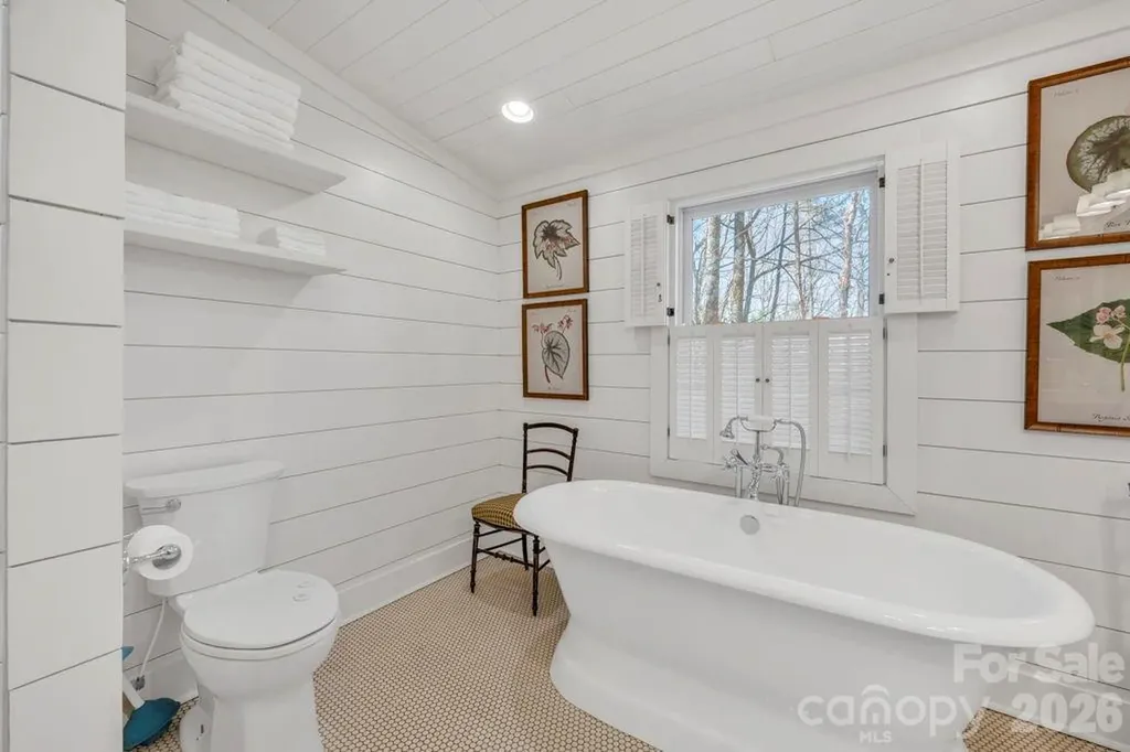 572 Skyland View Drive Blowing Rock NC 28605