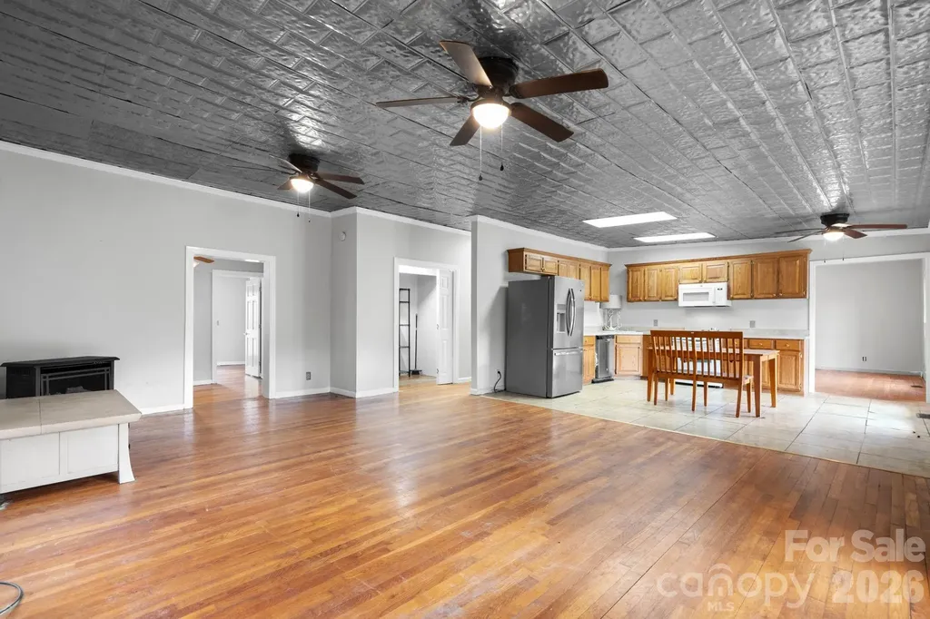 1604 4th Street NE Hickory NC 28601