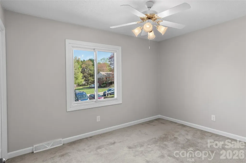223 Vandyke Street Kernersville NC 27284